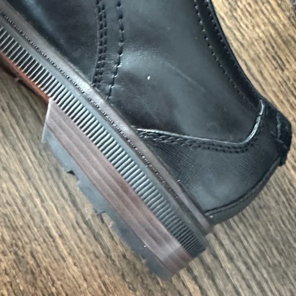 Clarks Black Leather Oxfords for Men - Picture 4 of 7